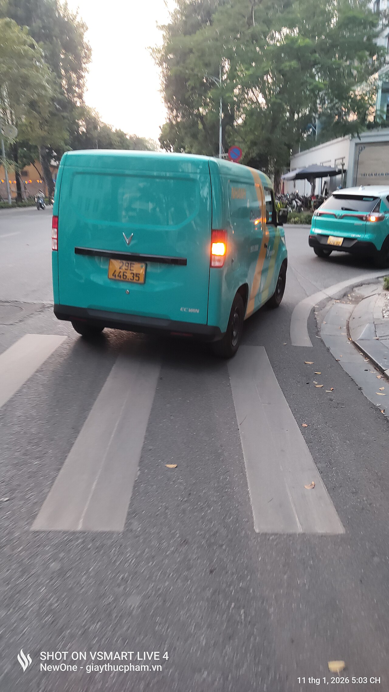 VinFast EC Van AT ảnh 2