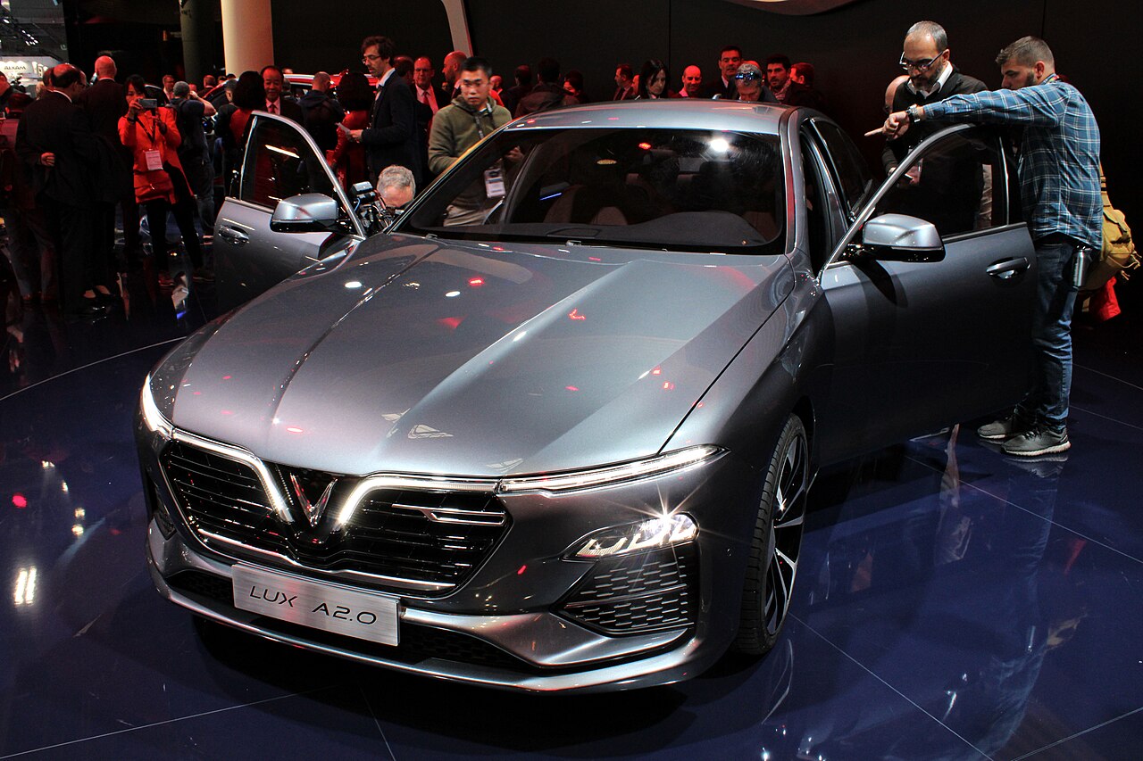 VinFast Lux A 2.0 Base 2.0 AT