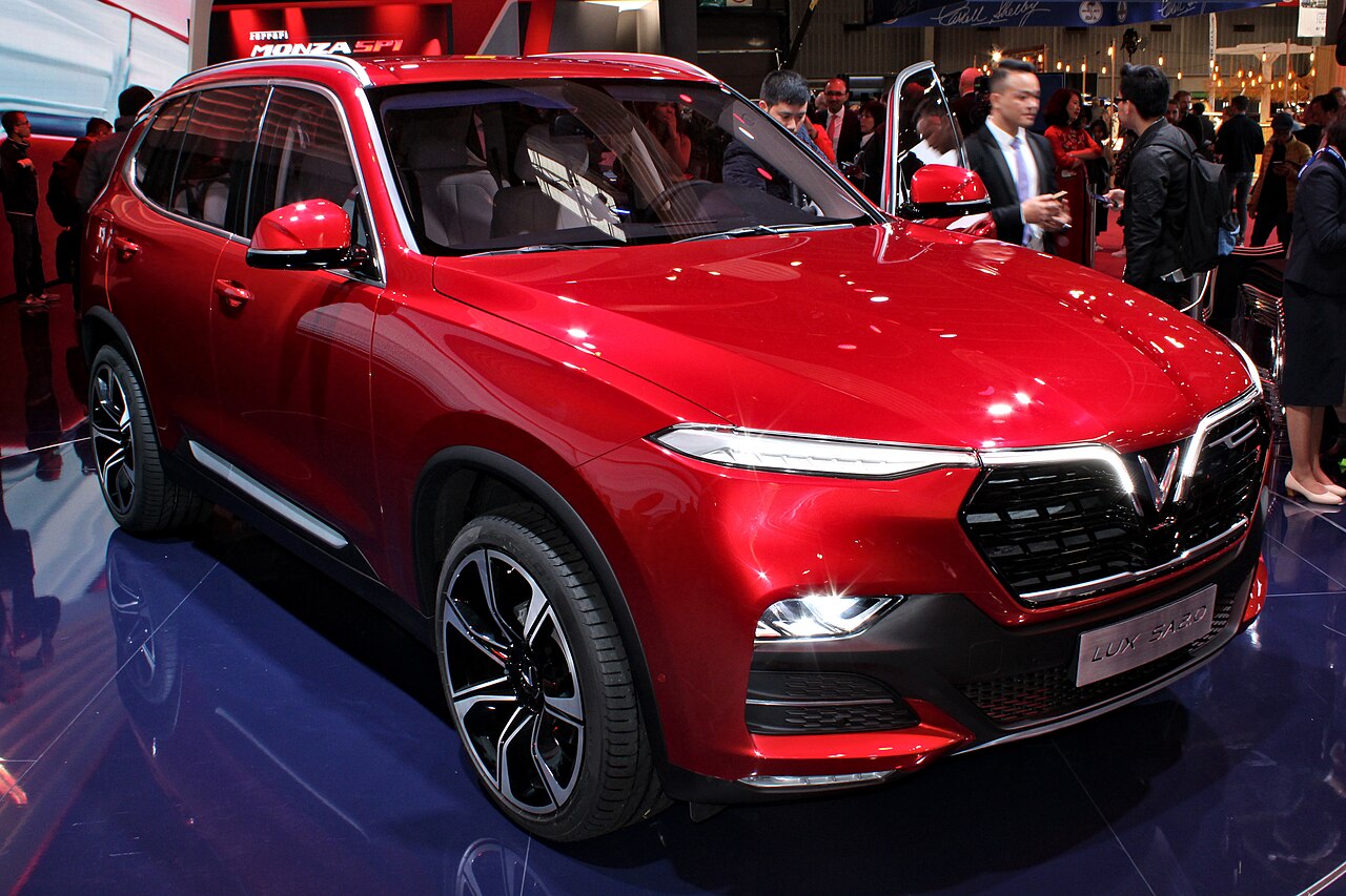 VinFast Lux SA 2.0 Plus 2.0 AT ảnh 2