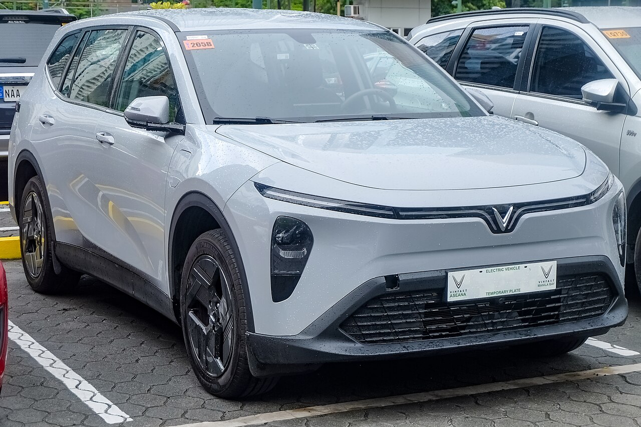 VinFast VF MPV 7 AT