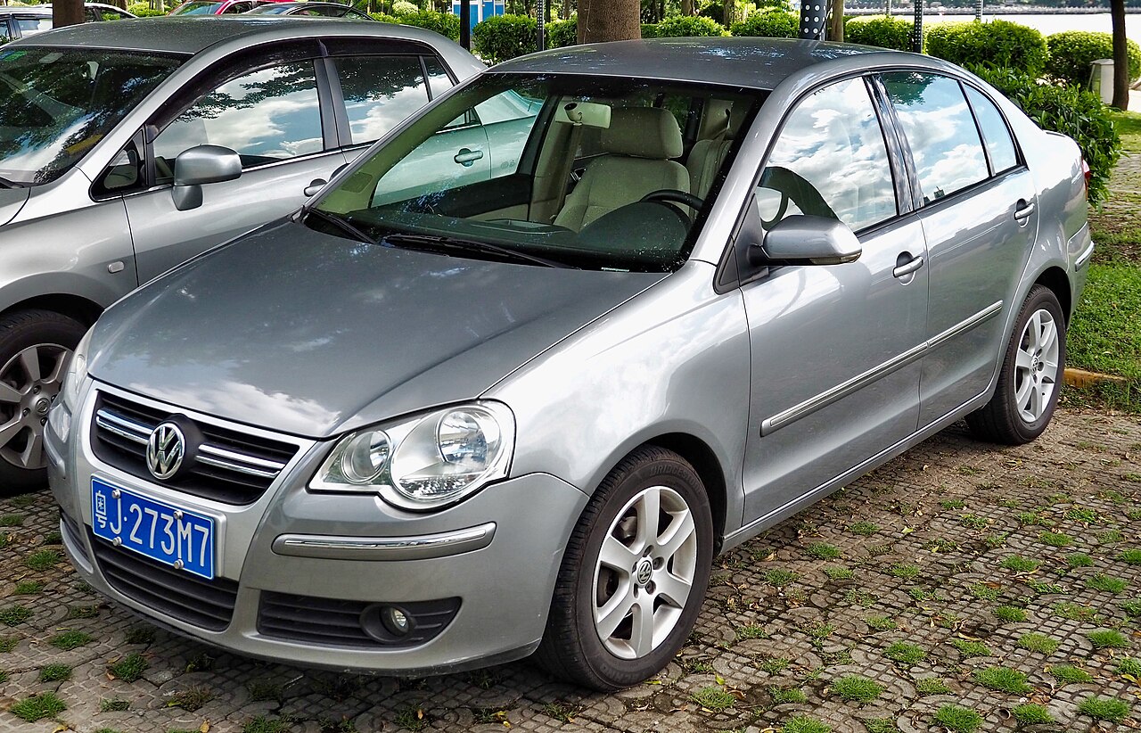 Volkswagen Polo 1.6 AT