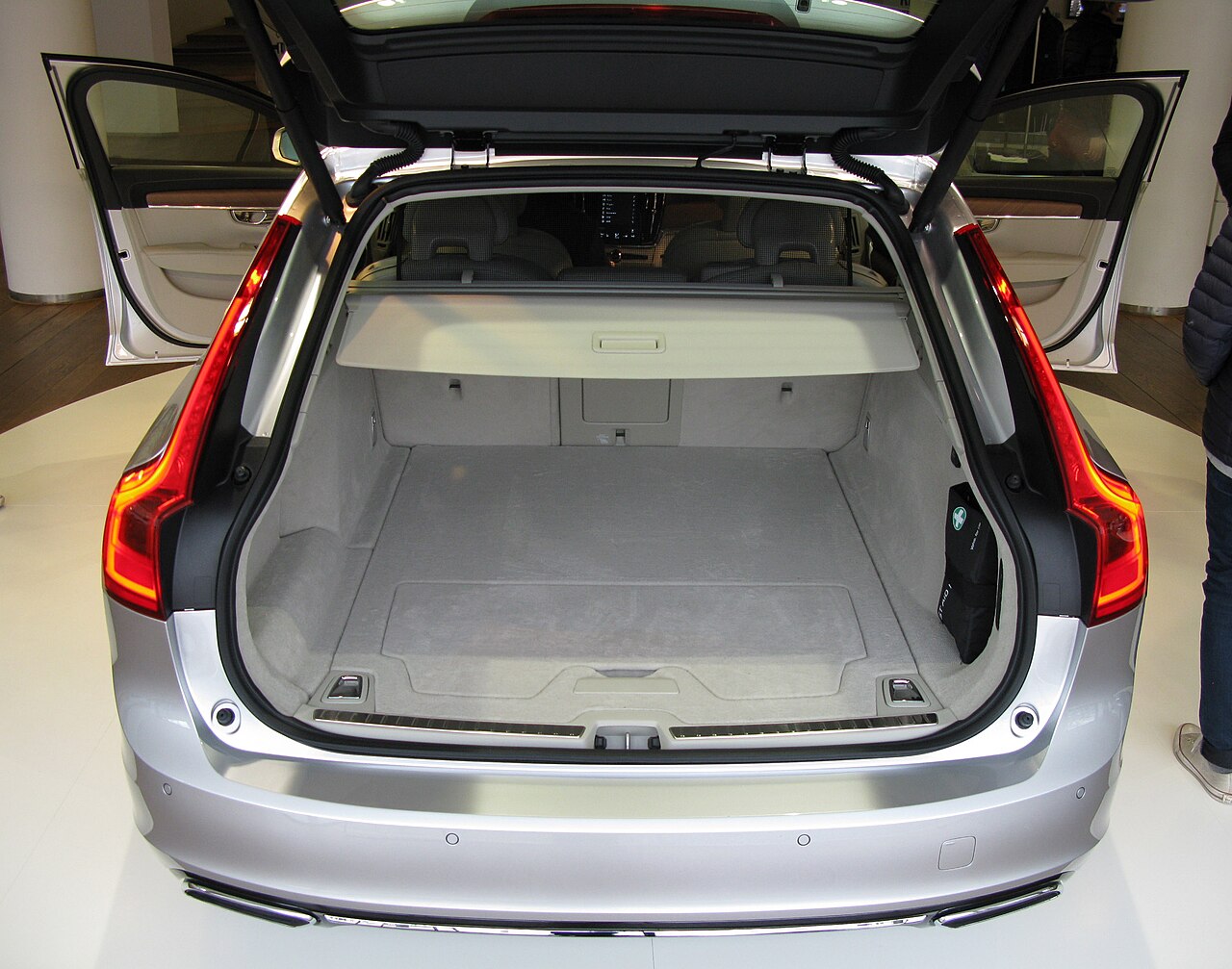 Volvo V90 Cross County T6 AWD ảnh 2